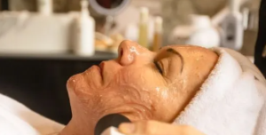 Read more about the article Shedding Light on Ampoule Facial Acne Treatments at Spa Derma