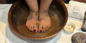 Read more about the article Soak, Massage, Refresh: The Ultimate Foot Soak Botanical Treatment & Balm Massage Experience